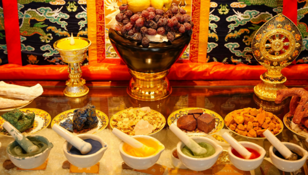 The Natural Pigments of Regong Thangka: A Thousand-Year-Old Coloring Art of Minerals and Plants
